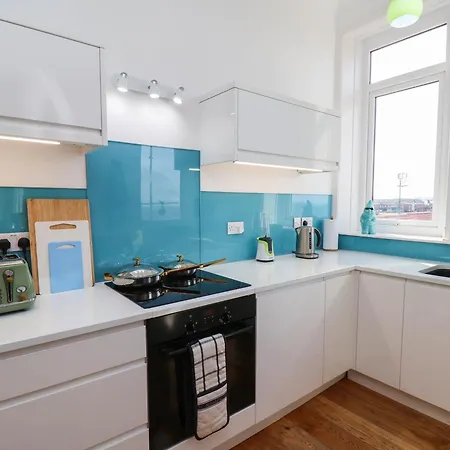 Apartment 26 Metropole Towers *
